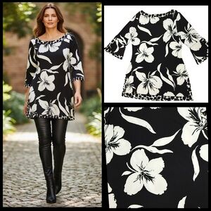 White House Black Market Black and White Floral Tunic Women's Top Size Medium